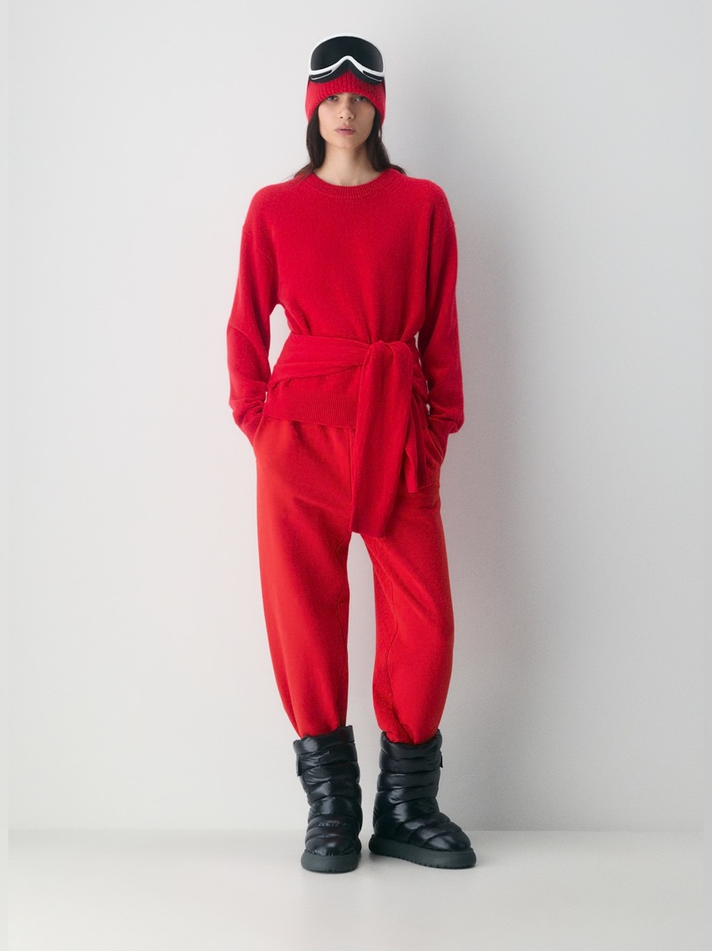Aritzia Essential Cashmere Relic Sweater